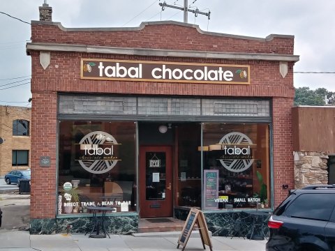 There’s A Chocolate Bar In Wisconsin And It’s Just As Heavenly As It Sounds