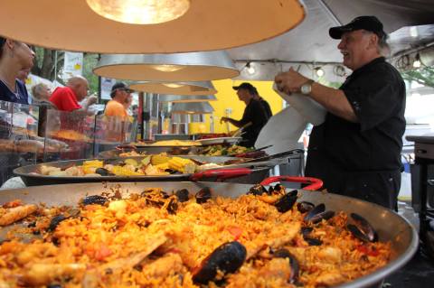 Browse Over 100 Vendors And Snack On Some Of The Best Seafood At The Pensacola Seafood Festival In Florida