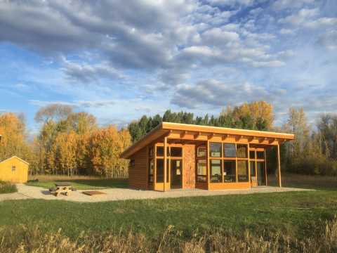 Experience The Fall Colors Like Never Before With A Stay At This Cabin Guesthouse In Idaho