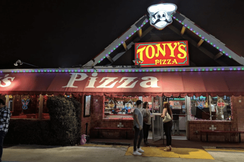 The Pizza At Tony's In Louisiana Eatery Is Bigger Than The Table