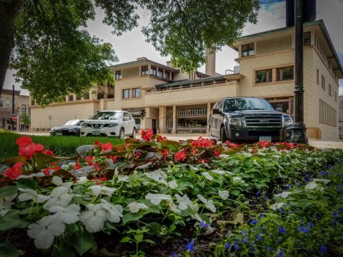 The Last Remaining Frank Lloyd Wright Hotel In The World Is Here In Mason City, Iowa