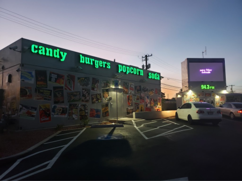 Snappy Burger Is A Drive-Thru Burger Joint In Nevada Where You Can Park And Watch Movies While You Eat