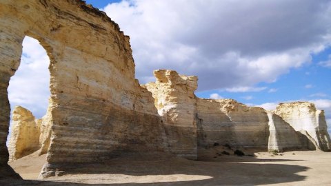 Monument Rocks Is An Inexpensive Road Trip Destination In Kansas That's Affordable