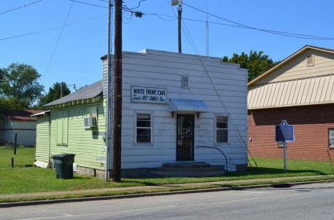 This Tiny Landmark Restaurant In Mississippi Serves Only One Item         