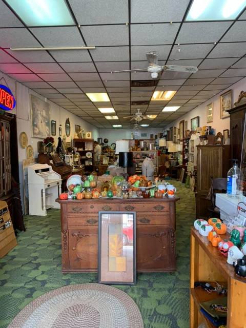 Spend An Afternoon Treasure Hunting At One Man's Junk Antiques And Collectibles Near Pittsburgh