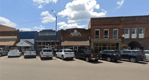 This Small Town Mississippi Bakery Serves Up Some Of The Best Pie In America