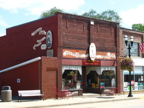 Brimming With Antiques, Ginny's Cupboard Serves Up One Of Wisconsin's Most Unique Dining Experiences