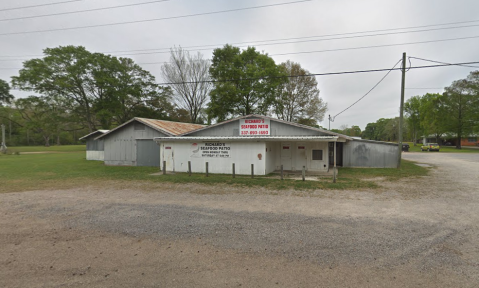 Richard's Seafood Patio Has The Best Boiled Crabs In Louisiana