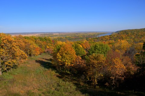 According To The 2020 Fall Foliage Prediction Map, Here’s When You Can Expect The Colors To Peak In Your Part Of Nebraska