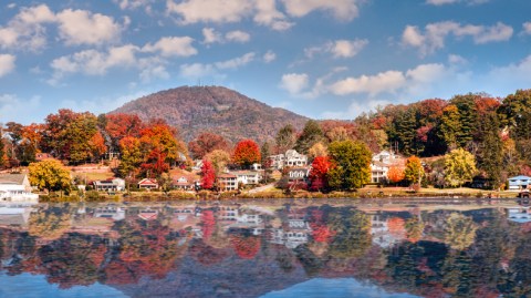 Asheville Is A North Carolina Town That Looks Like A Hallmark Movie During The Fall