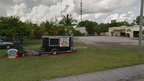 The Roadside BBQ Stand In Florida Has Heaven-Sent Hickory Smoked Ribs