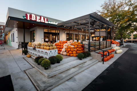 There Is A Grocery Store In Colorado That Has A Beauty Bar And Tap Room