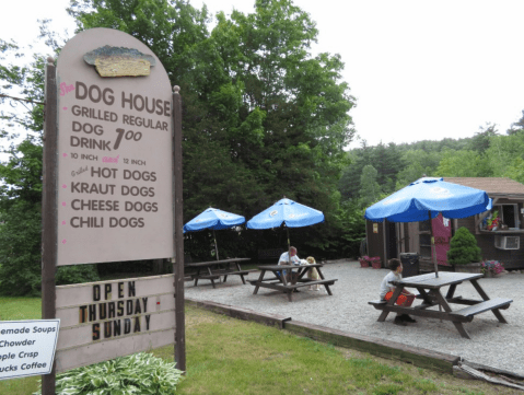 This Tiny Landmark Restaurant In New Hampshire Serves Only One Item