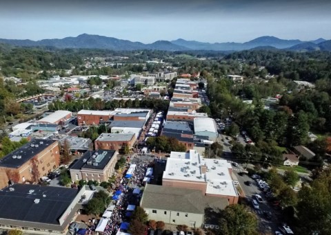 The Apple Harvest Festival In North Carolina Is A Classic Fall Tradition