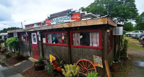 The Barnwood Restaurant In South Carolina Is A Charming Ramshackle Eatery In A Rustic Barn