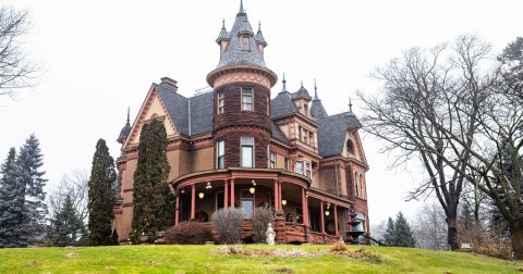 Stay Overnight In The 125-Year-Old Henderson Castle, An Allegedly Haunted Spot In Michigan