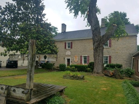 Stay Overnight In The 223-Year-Old Jailer's Inn Bed & Breakfast, An Allegedly Haunted Spot In Kentucky