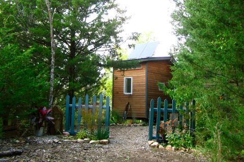 Sleep Soundly In A Tiny House Cabin In The Forest In Perry, Kansas