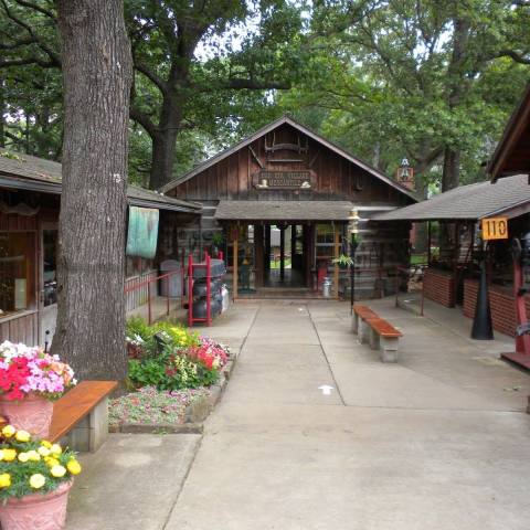 Explore A Fascinating Pioneer-Era Village At Har-Ber Village On Grand Lake In Oklahoma