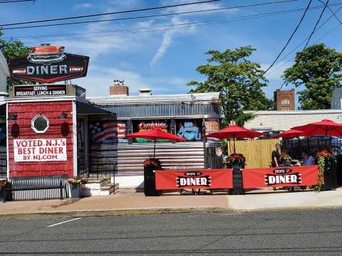 Visit Broad Street Diner, The Small Town Diner In New Jersey That's Been Around Since The 1950s