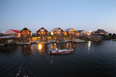 Forget The Resorts, Rent This Charming Waterfront Cabin In Louisiana Instead