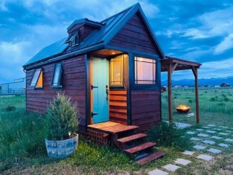 Get Cozy With A Weekend Getaway In This Charming Tiny House In Idaho