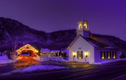 These 7 Small Towns In New Hampshire Honor Christmas In The Most Magical Way