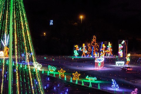 Drive Through One Million Holiday Lights At Shadrack’s Christmas Wonderland In Pennsylvania