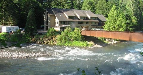 Soak In The Hot Springs And Stay Overnight At Belknap Hot Springs Resort In Oregon