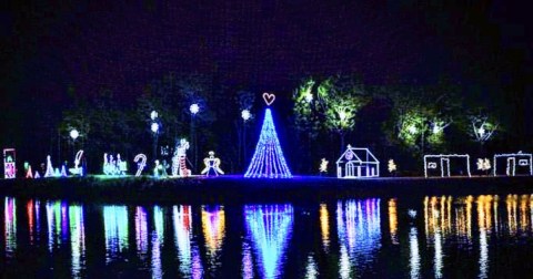 North Carolina's Enchanting Lake Linda Holiday Drive-Thru Is Sure To Delight