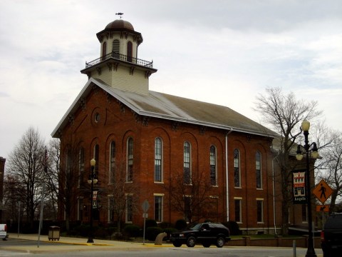 Angola Is Allegedly One Of Indiana's Most Haunted Small Towns