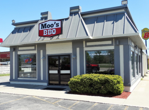 The Slow-Smoked Ribs At Moo's BBQ In Iowa Is Worthy Of A Pilgrimage