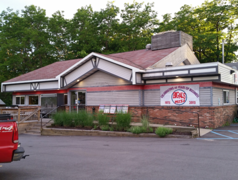 Big Al's Pizza Is A Local Treasure In Michigan That Has Satisfied Cravings For More Than 45 Years