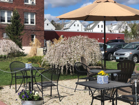 This Beautiful Hike In New Hampshire Has A Mouthwatering Cafe Right Along The Trail