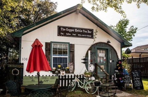 Sip More Than 130 Teas From Around The World At The Copper Kettle Tea Bar In Alabama