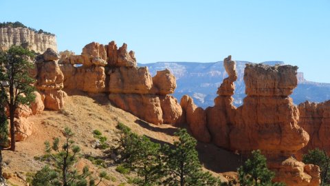 Hiking At Fairyland Loop Trail In Utah Is Like Entering A Fairytale