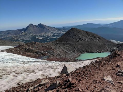 The South Sister Trail Will Show You A Completely New Side Of Oregon