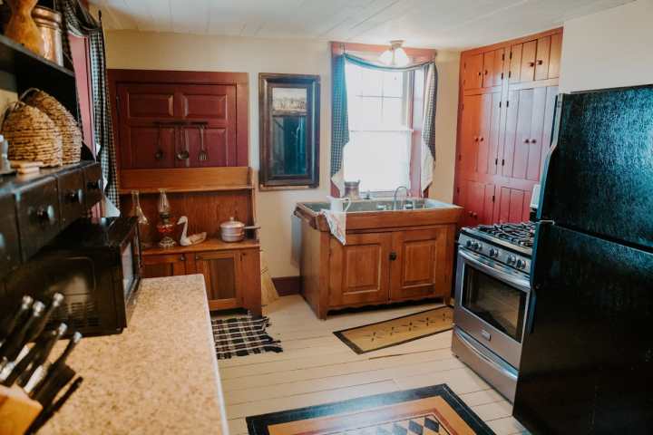 Airbnb Nauvoo Illinois Kitchen