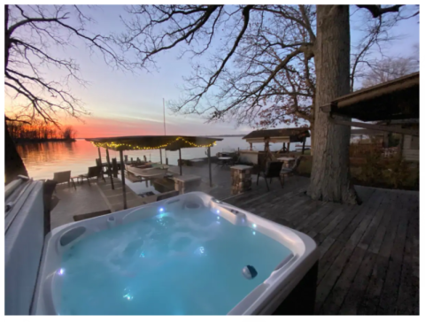 Forget The Resorts, Rent This Charming Waterfront Cabin In Ohio Instead