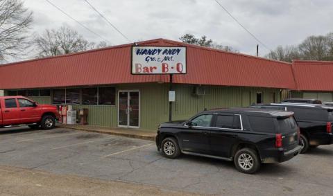 An Old-School, No-Frills Eatery, Handy Andy In Mississippi Has Been A Local Favorite Since The 1970s  