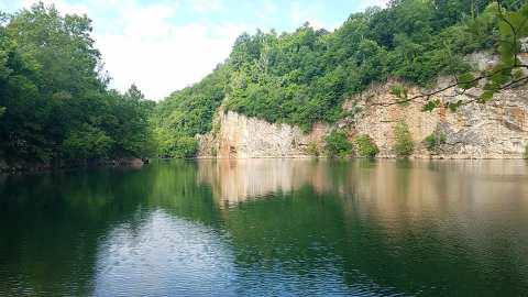 Explore A Breathtaking Old Marble Quarry At The Ijams Nature Center In Tennessee