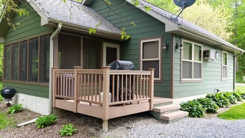 You'll Have A Front Row View Of Iowa's Lake Red Rock In These Cozy Cabins