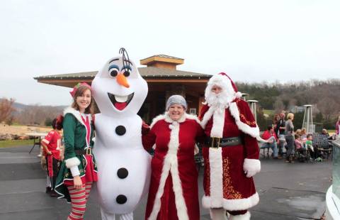 The Christmas Village At Old Kinderhook In Missouri Is The Stuff Of Christmas Dreams