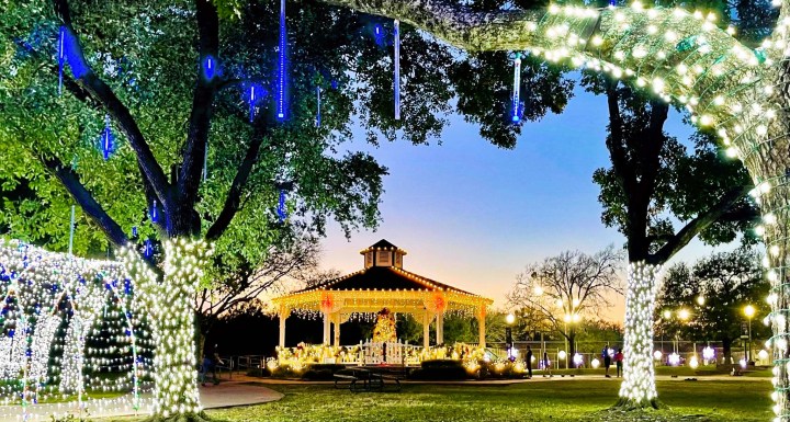 Santa in the Park Friendswood