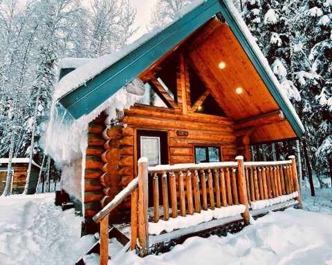 Have The Most Magical Alaskan Winter Possible At This North Pole Cabin With A Hot Tub