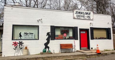 You Can Still Visit The Tiny West Virginia Diner Where Hank Williams Was Found Dead On New Years Day In 1953