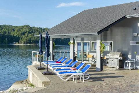 Forget The Resorts, Rent This Charming Waterfront House In Washington Instead