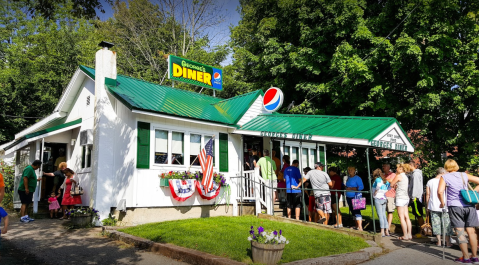 The Breakfast At George's Diner In New Hampshire Might Just Be Better Than Your Mom's