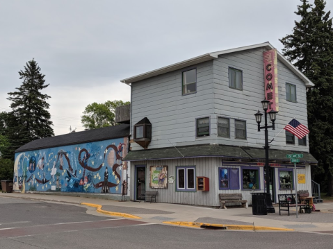 The Comet Theater, Minnesota's Longest-Running Movie Theater, Is Also A Unique Gift Shop