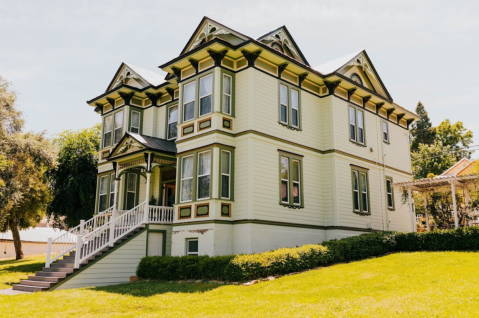 The Themed Rooms At Royal Olive Manor In Northern California Take You Back To Different Eras